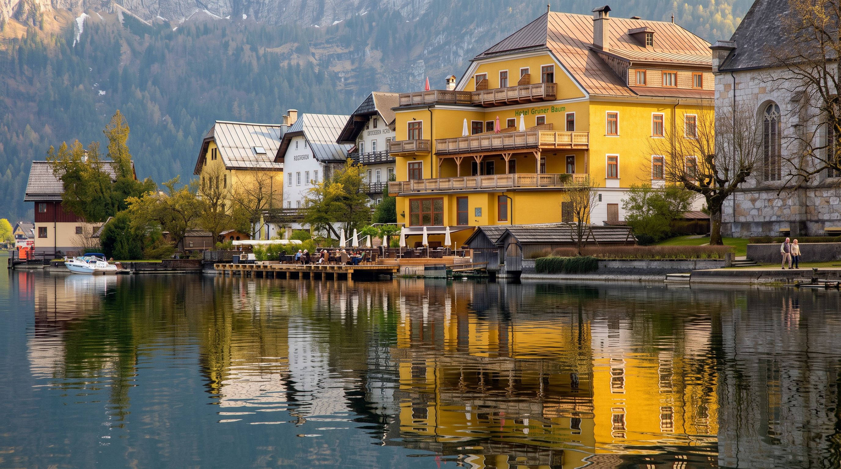 Hallstatt lakeside promenade flat walk